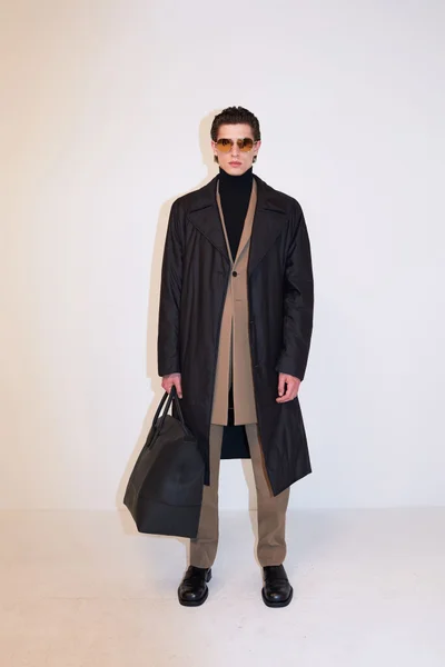 Look 18